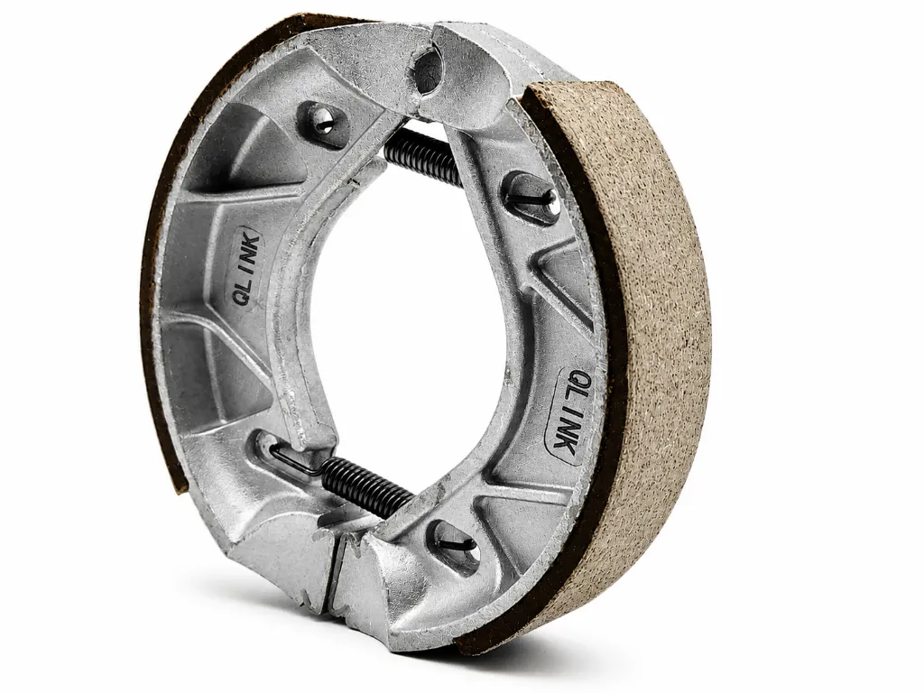 Q06-4009 ZAPATA DE FRENO TRASERO FZ 16 3.webp