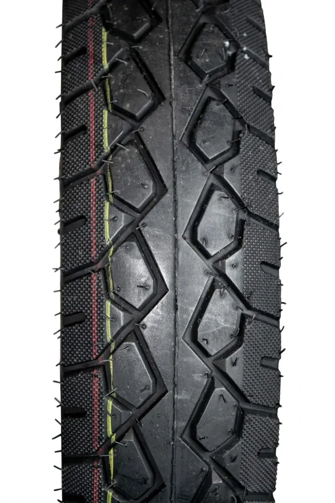 LLANTA 110-90-16 1.webp