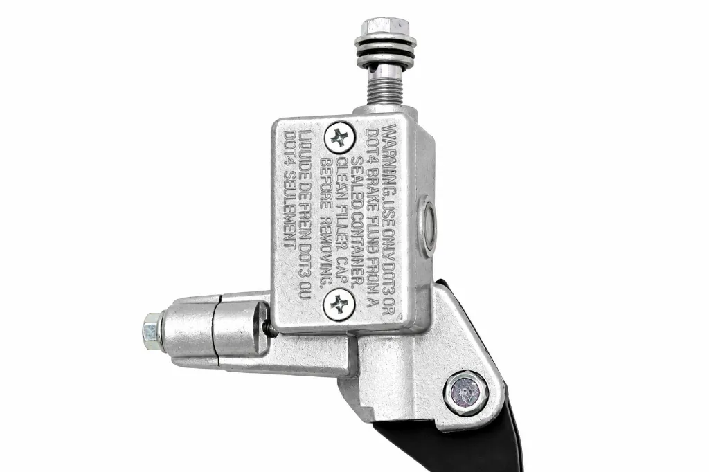 Q07-1067 BOMBA DE FRENO DS 150 2.webp