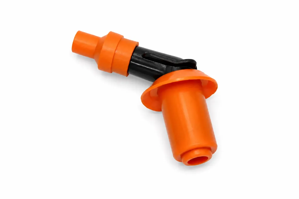 Q07-1010 CAPUCHON DE BUJIA DS 150.webp