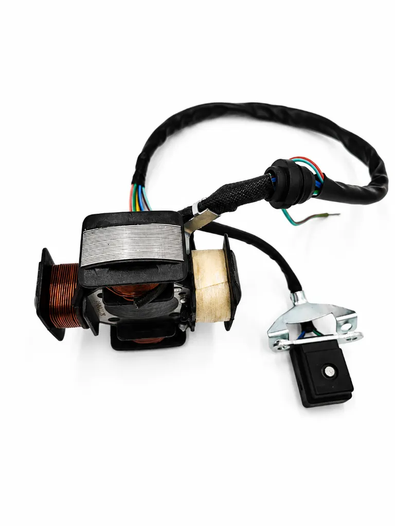 EST-3102-0014 ESTATOR 4 BOBINAS DINAMO U2 U4 12 C.C 2.webp